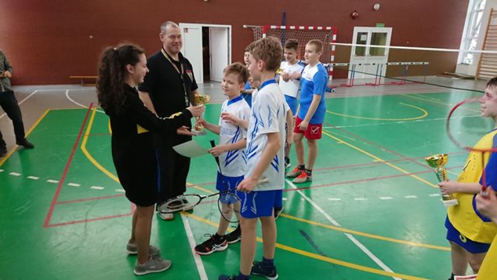 Pierwsze miejsce w badmintonie chłopców w Mistrzostwach naszej Dzielnicy